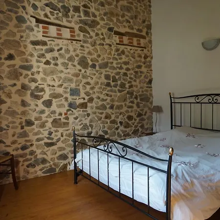Hébergement de vacances D Hôtes Avec Piscine Dordogne 2-4-6-8-10 Personnes *