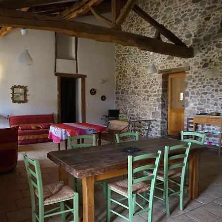 D Hôtes Avec Piscine Dordogne 2-4-6-8-10 Personnes Hébergement de vacances