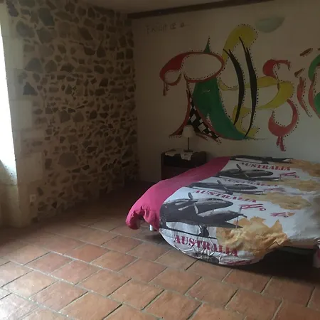 D Hôtes Avec Piscine Dordogne 2-4-6-8-10 Personnes Hébergement de vacances *