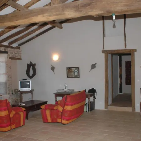 Hébergement de vacances D Hôtes Avec Piscine Dordogne 2-4-6-8-10 Personnes *