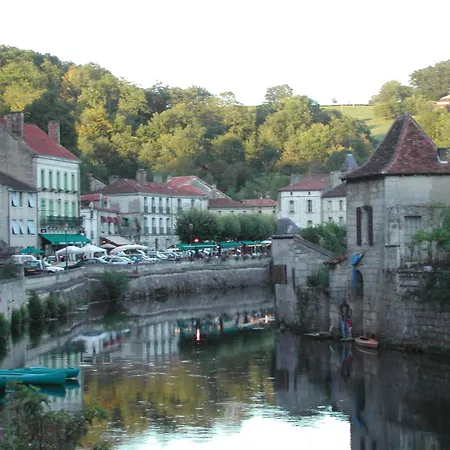 D Hôtes Avec Piscine Dordogne 2-4-6-8-10 Personnes Hébergement de vacances Bussière-Badil