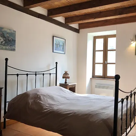 Hébergement de vacances D Hôtes Avec Piscine Dordogne 2-4-6-8-10 Personnes *